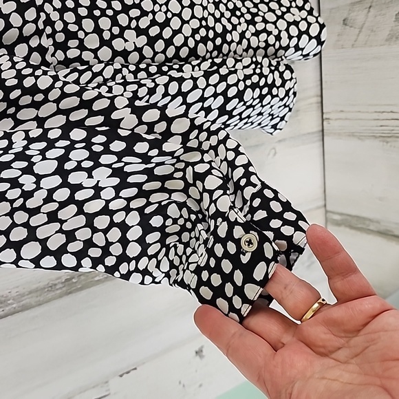 Ophelia Rose black white print vneck blouse Size 2X - Picture 6 of 7